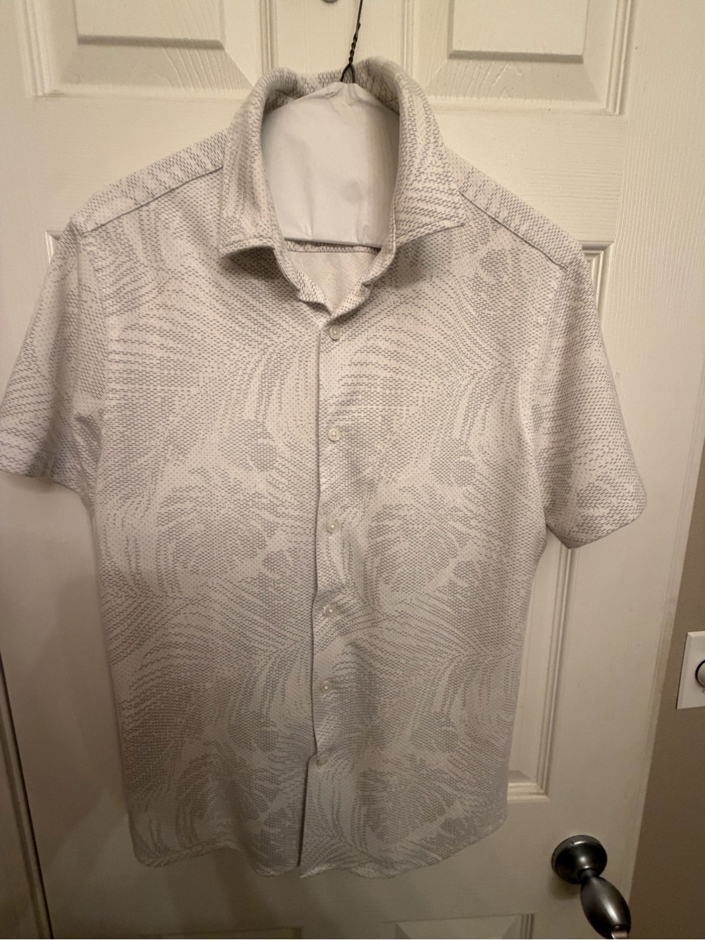 Express Men's Short-Sleeve Button-Down Shirt in Light Gray and White